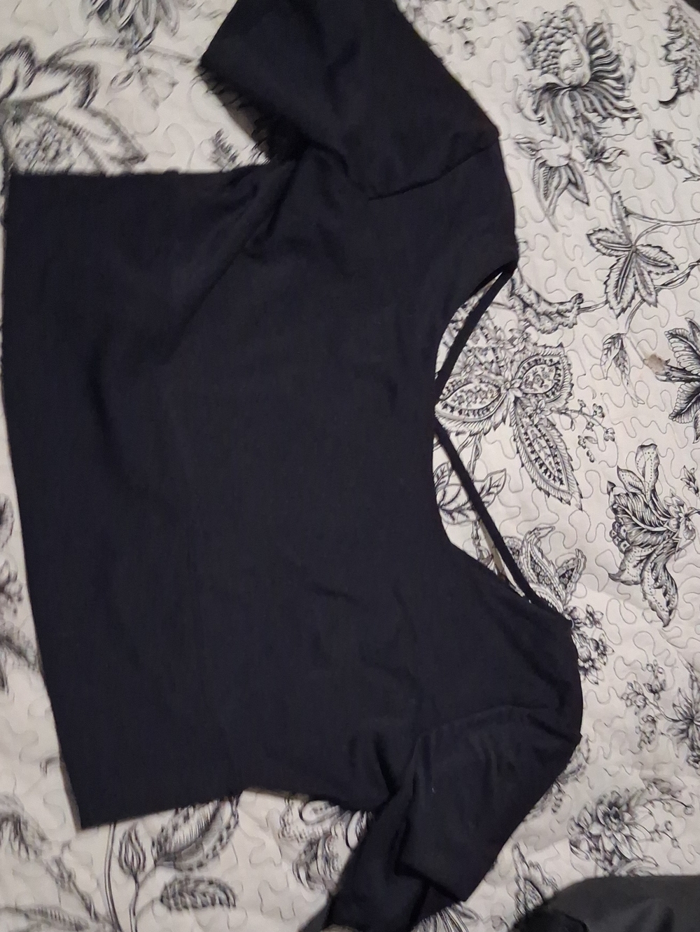 Black Short Sleeve Crop Top with Scoop Neck